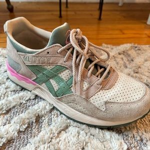 9.5 Men’s GEL-LYTE V SPRING IN JAPAN Sneakers, Cream Green and Pink, used